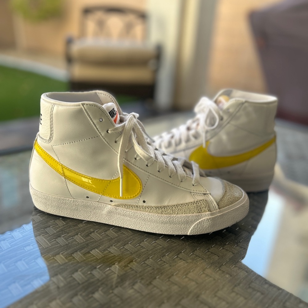Nike Blazer Mid ‘77 - Size 8 - Optic Yellow